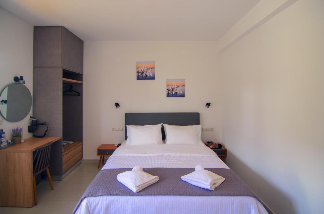 Irene Studio Panorama Apartment Palaiochora Luaran gambar